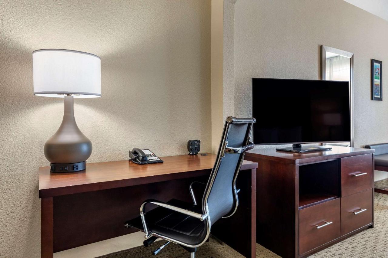 Comfort Suites Waco Near University Area Екстер'єр фото